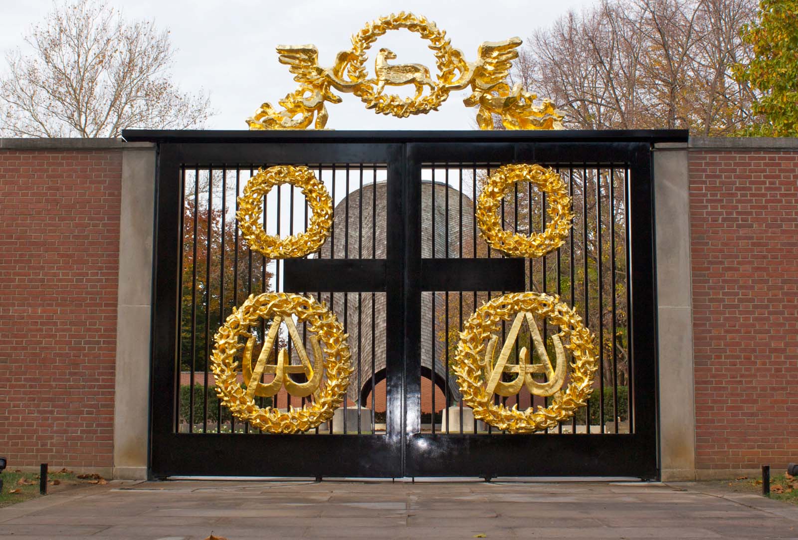Suzanne Glemét Memorial Gates